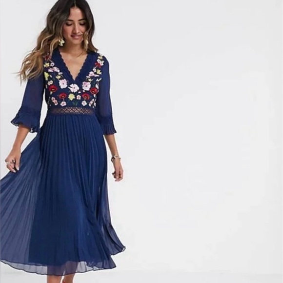 NWT ASOS DESIGN Lace Insert Pleated Midi Dress With Floral Embroidery - Size 6 - Picture 2 of 15